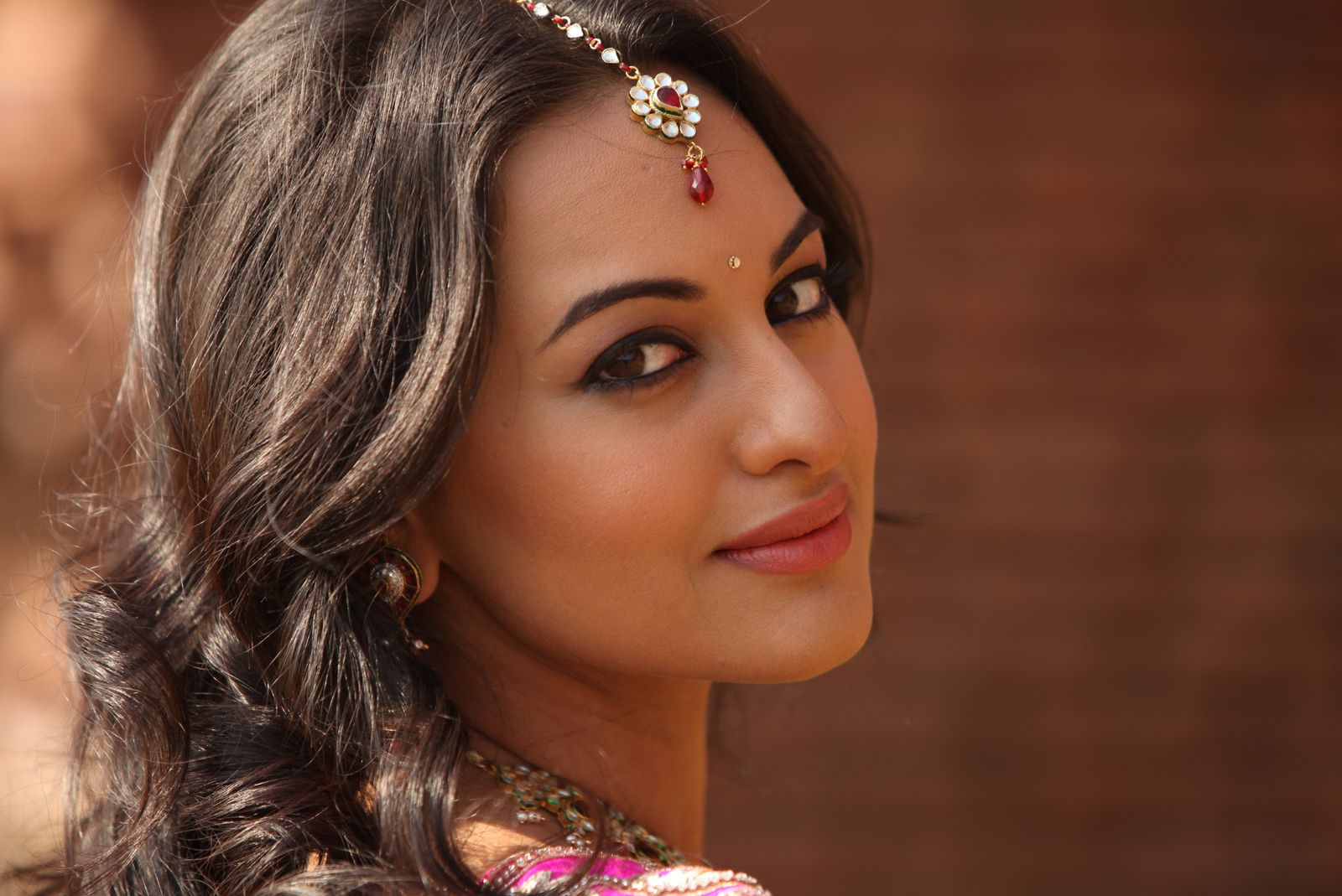 Sonakshi to explore her action side