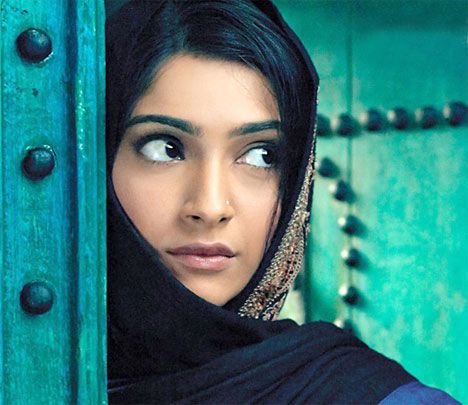 Waiting is a punishment for being on time: Sonam Kapoor