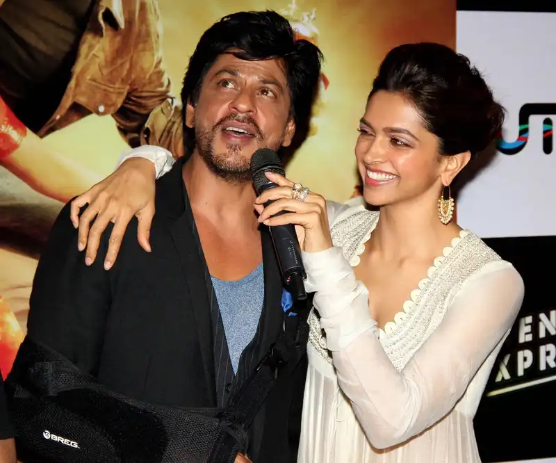 Zee Cine Awards 2014: Shah Rukh Khan, Deepika Padukone, Farhan Akhtar win big