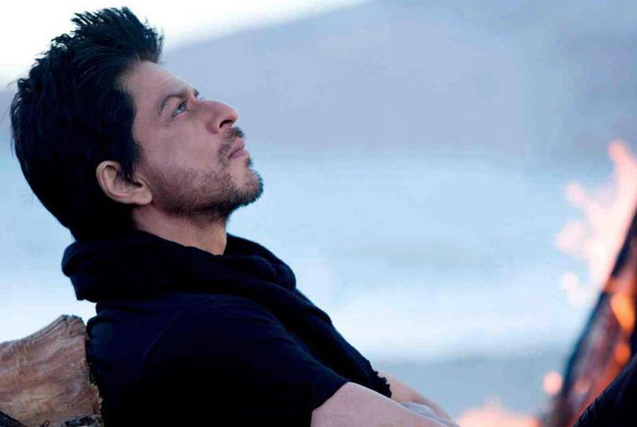 SRK overwhelmed on being named Entertainer of the year award again