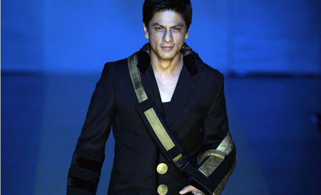 Shah Rukh Khan suffers from fracture in shoulder, knee-injury