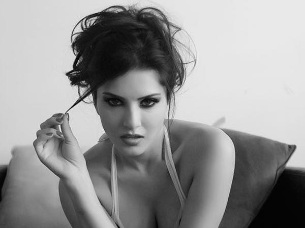 Tina and Lolo: Sunny Leone bruises her ribs in an accident