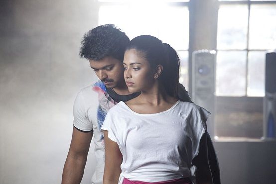 Thalaivaa releases peacefully, fans delighted