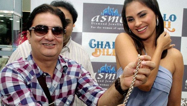 Lara Dutta, Vinay Pathak geared up for Chalo China