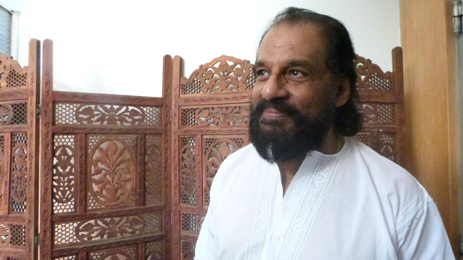 Yesudas records Hindi song after 20 years!